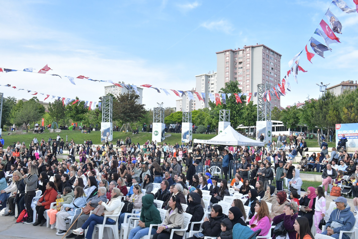 BEYLİKDÜZÜ KIRLANGIÇ GENÇLİK FESTİVALİ BAŞLADI (4)-i66474d632258f.jpg